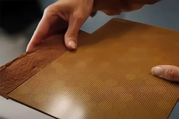 Solarix Solar dévoile un étonnant panneau solaire en terre cuite de 355 W