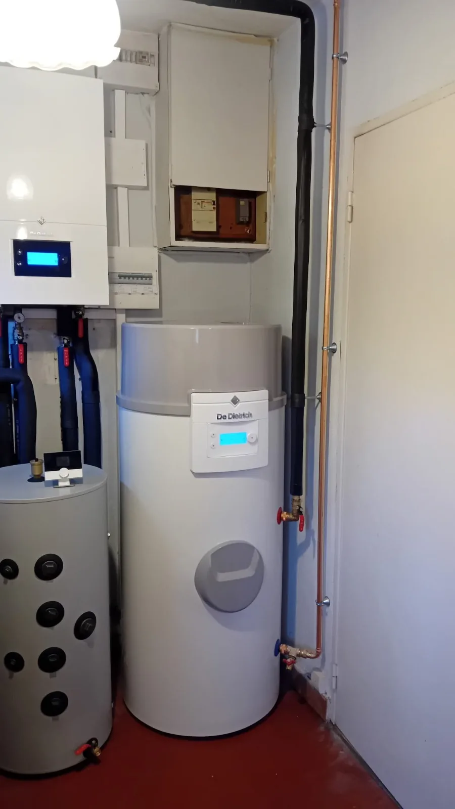 Module intérieur De Dietrich et ballon thermodynamique installés par Rexer Energies chez nos clients à Montsauche-les-Settons (Nièvre), 10 Septembre 2026.