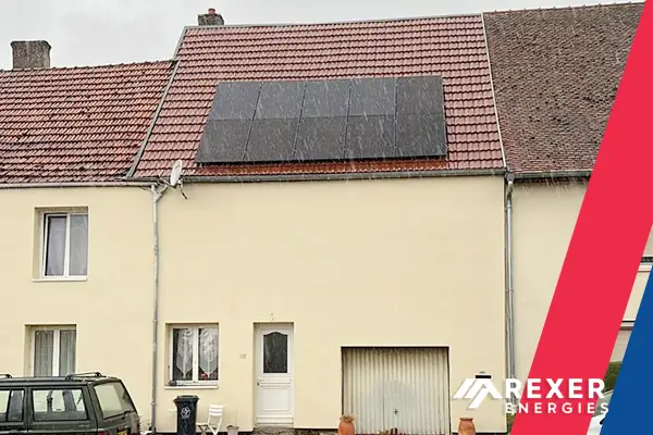 Photo de l'installation chez Sandrine Royer, une puissance nominale de 4500 wc avec une solution mylight. Pose faite le 20 aout 2025 par rexer energies