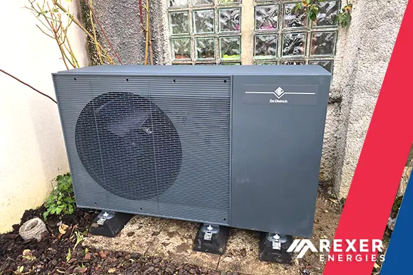 Installation d'une pompe à chaleur air-eau Alezio M de Dietrich combinée à une ECS Thermador le 25 Novembre 2025