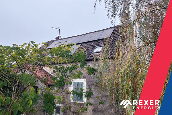 Installation photovoltaïque de 10 kwc chez Cédric. Une belle référence pour une belle pose signée Rexer Energies dans la petite commune française Millery (Côte d'Or). Merci pour votre confiance Cédric