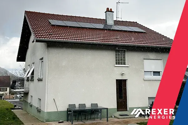 Photo de la nouvelle installation à Voujeancourt en Franche-Comté chez nos clients : Brigitte et Gérard. Merci infiniment de nous avoir confié votre projet photovoltaïque. Une pose signée Rexer Energies le 27 Février 2025