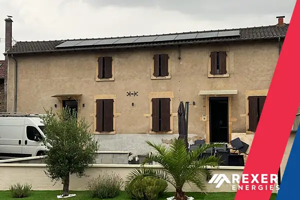 Magnifique installation photovoltaïque de 9 kWc chez notre client Jérémy dans la commune de Crêches-sur-Saône, dans la région Bourgogne-Franche-Comté. Merci beaucoup Jérémy pour votre générosité et accueil. Bravo aux poseurs Rexer Energies