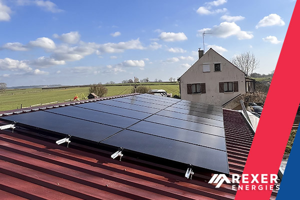 Installation d'un kit solaire de 6 kWc sur le toît d'une grange à Maçon dans le 71