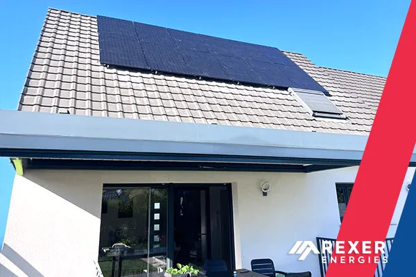 Rexer Energies réalise une superbe pose de 12 panneaux photovoltaïques Dualsun 500 TopCon pour une puissance nominale de 6 kWc combinés à un onduleur centralisé Huawei chez Jérôme dans la commune de Berstett à 10 km de Strasbourg (Bas-Rhin, Alsace, Grand-Est). Bravo aux poseurs et un grand merci à Jérôme pour sa confiance. Pose réalisée le 24 Avril 2026